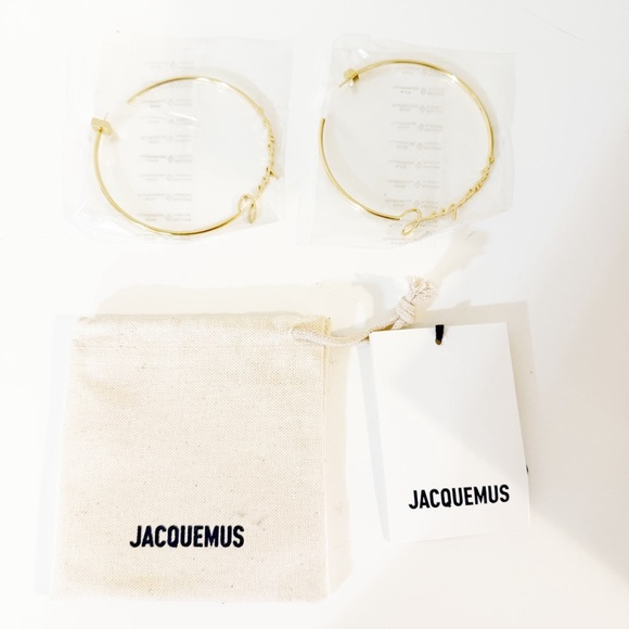 NEW Jacquemus Gold Cursive Script Logo Open Large Hoop Earrings $350 MSRP - Picture 11 of 12